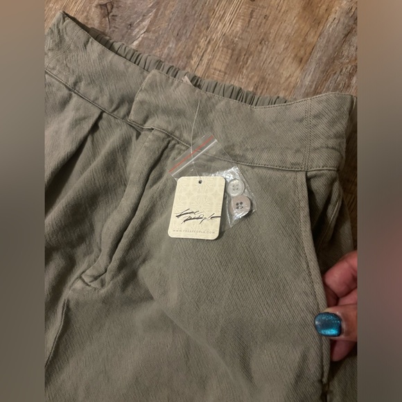 Free People Cool Harbor Barrel / Wide-Leg Pants In Army Green - Picture 5 of 14